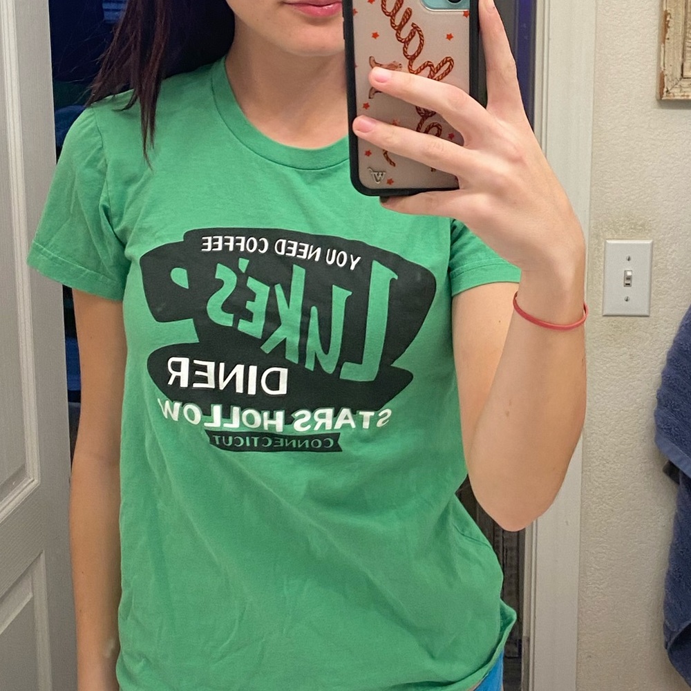 GILMORE GIRLS tee 💚☕️
